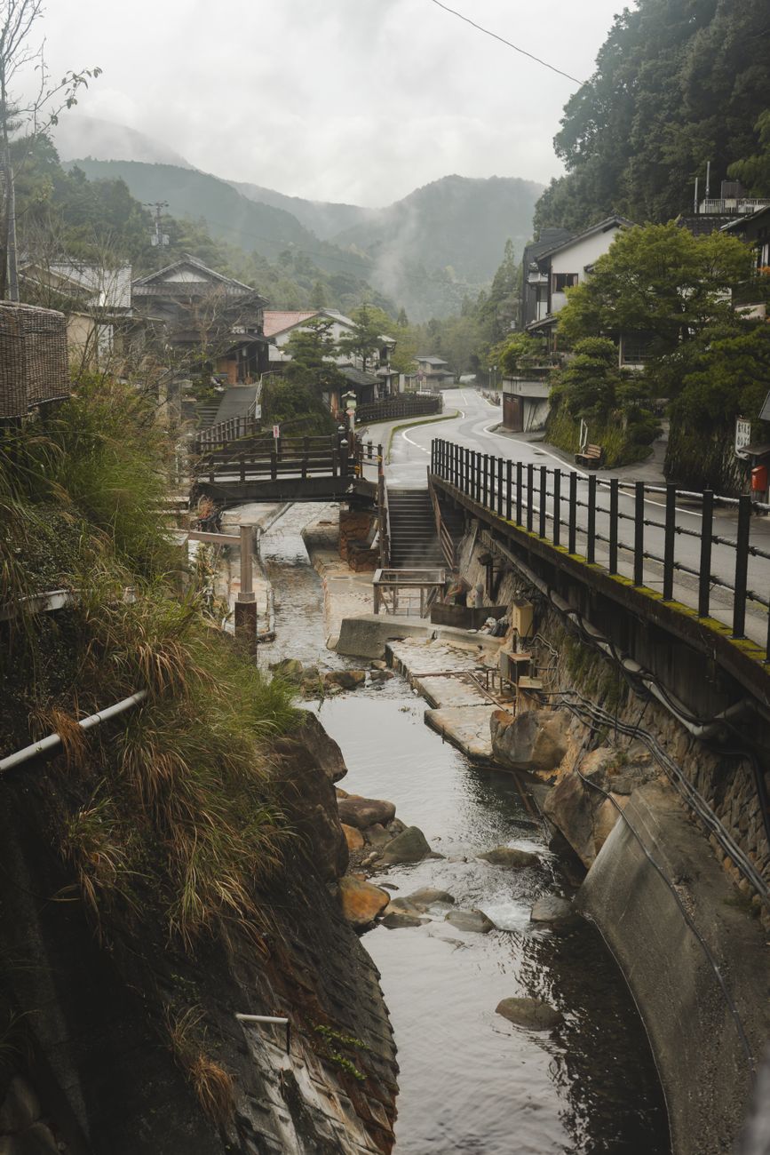 Japanese alpine bathhouse in winter scenery
